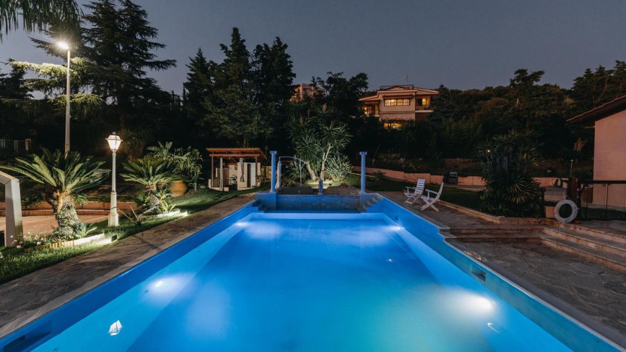Crystal Villa Patras Esterno foto
